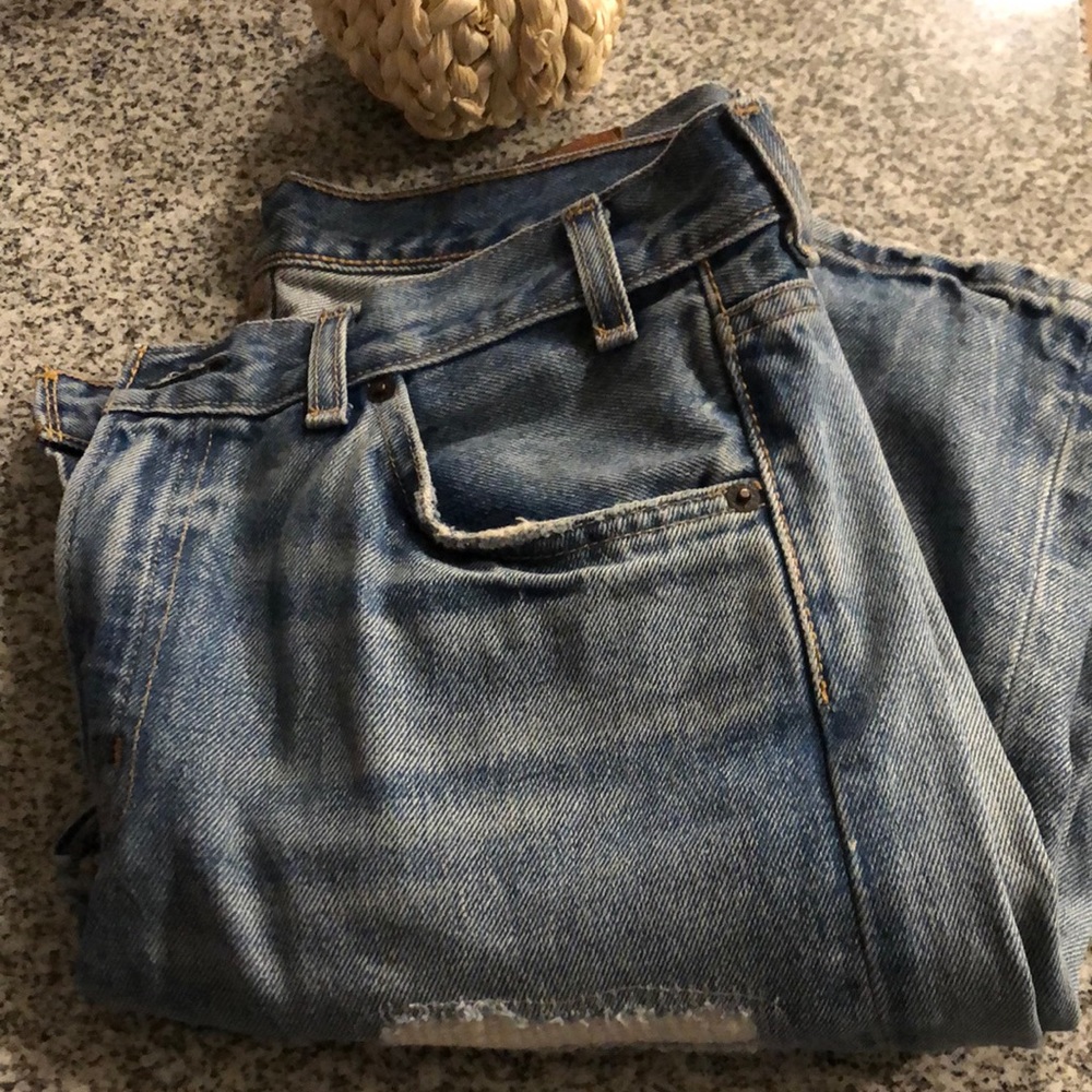 VINTAGE LEVI’S JEANS